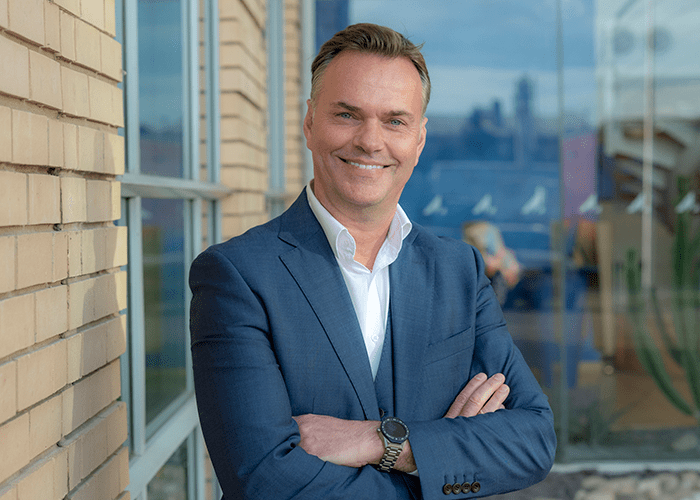Adrian Taylor:   Hybrid Cloud Application Delivery in Financial Services