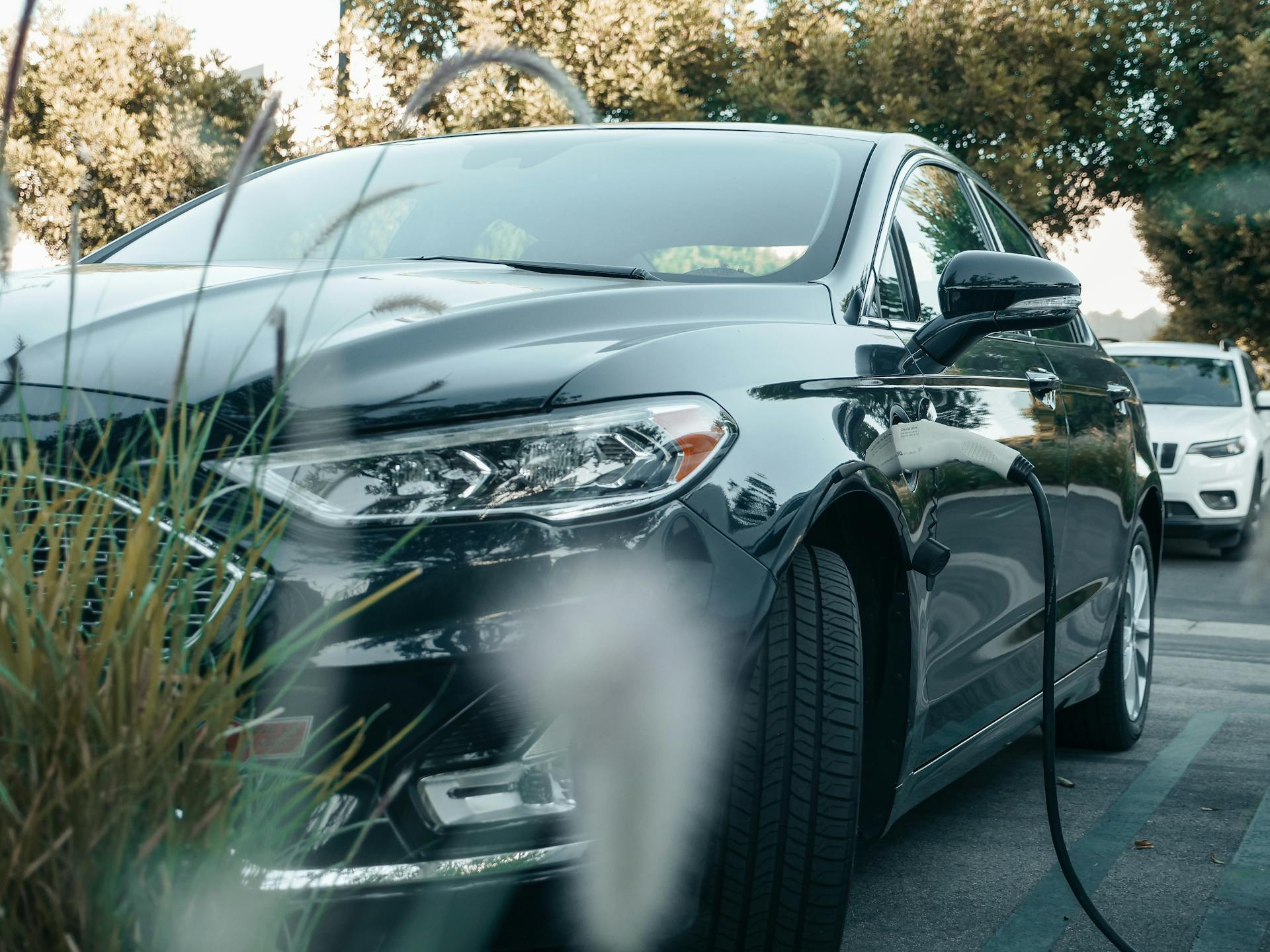 Industry demand for used-hybrid vehicles on the rise, amidst continued uncertainty around EV values and charging infrastructure