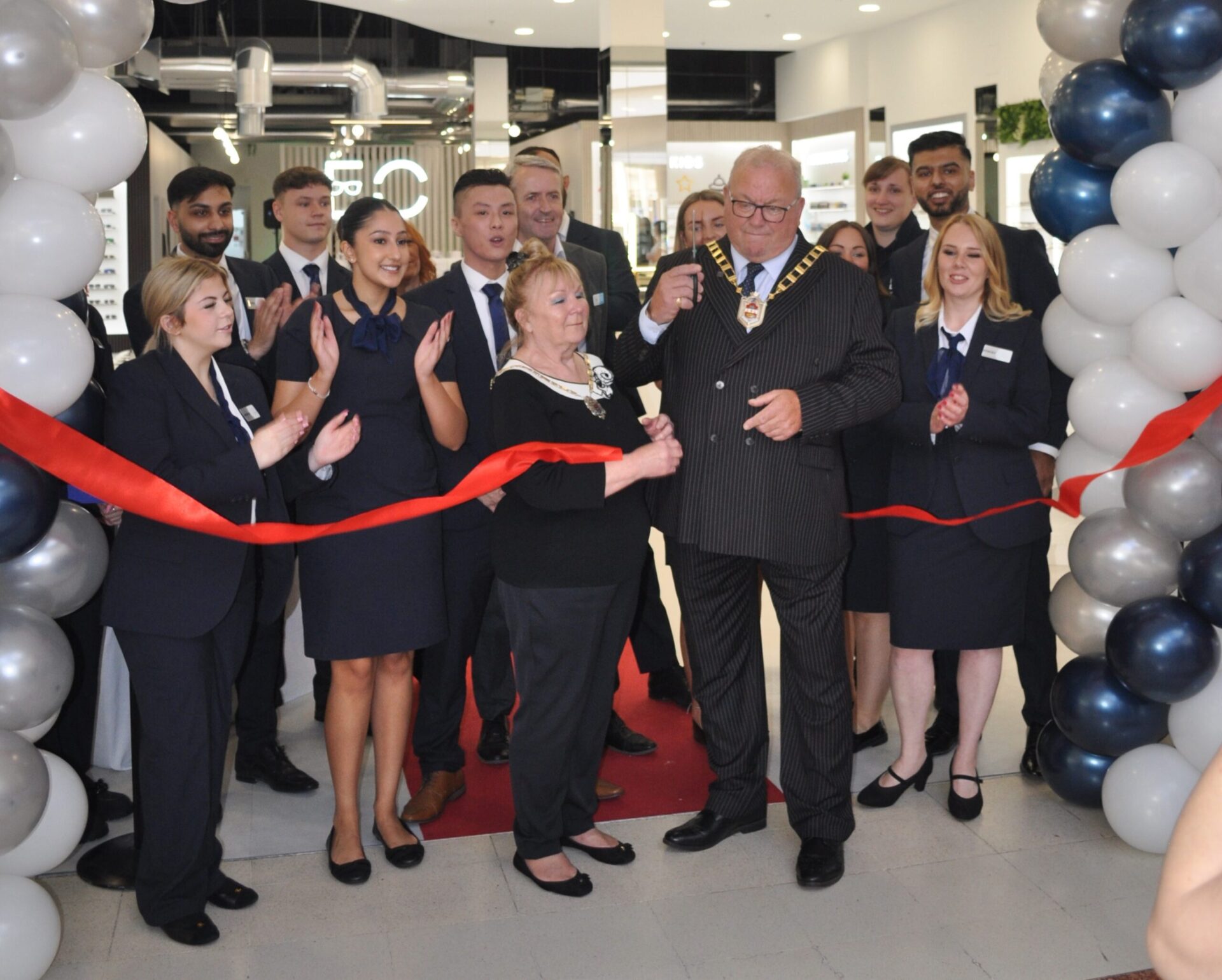 New Merry Hill eye care provider launched in style