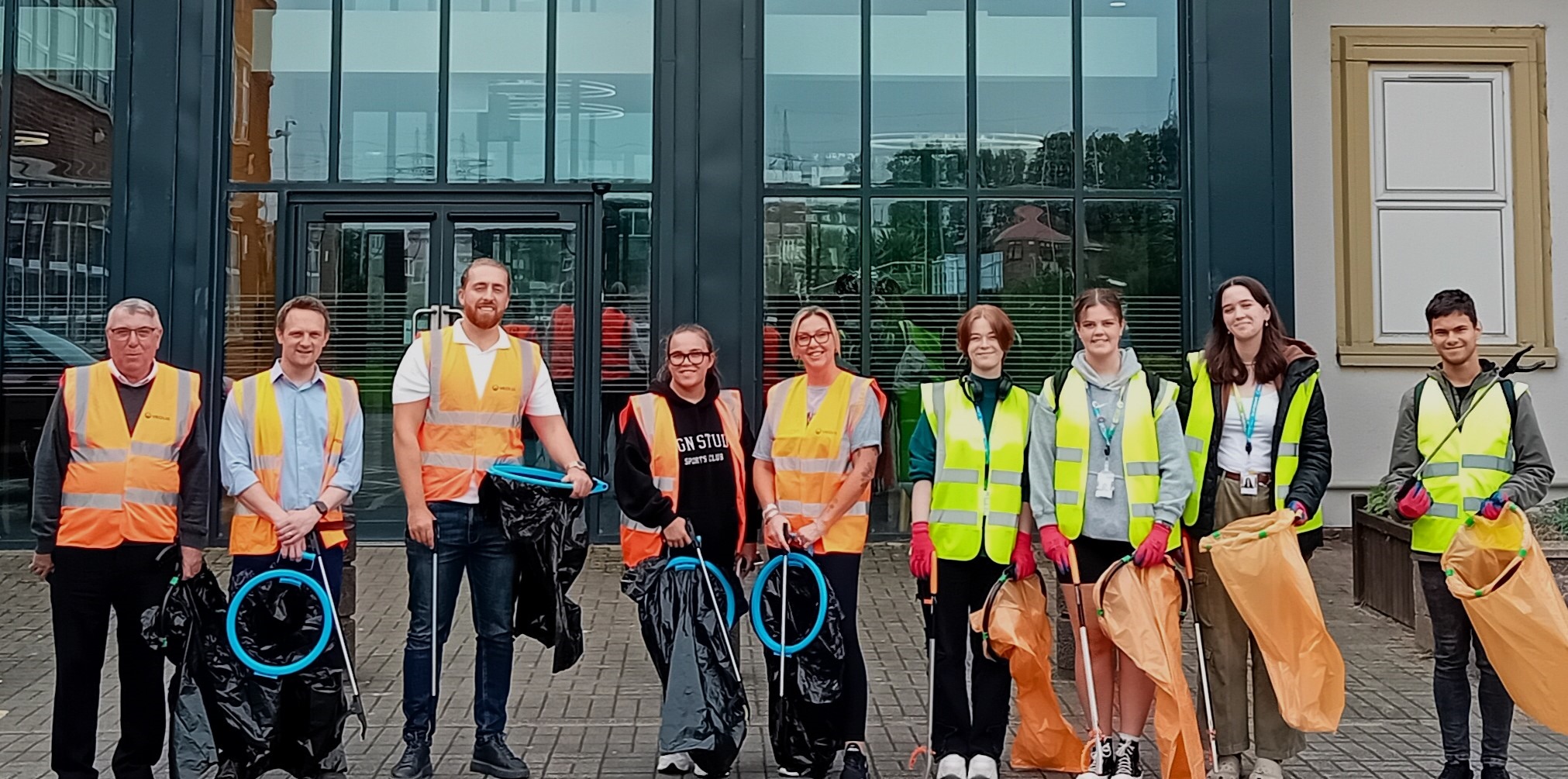 Students join waste company in collecting college litter on World Clean-Up Day