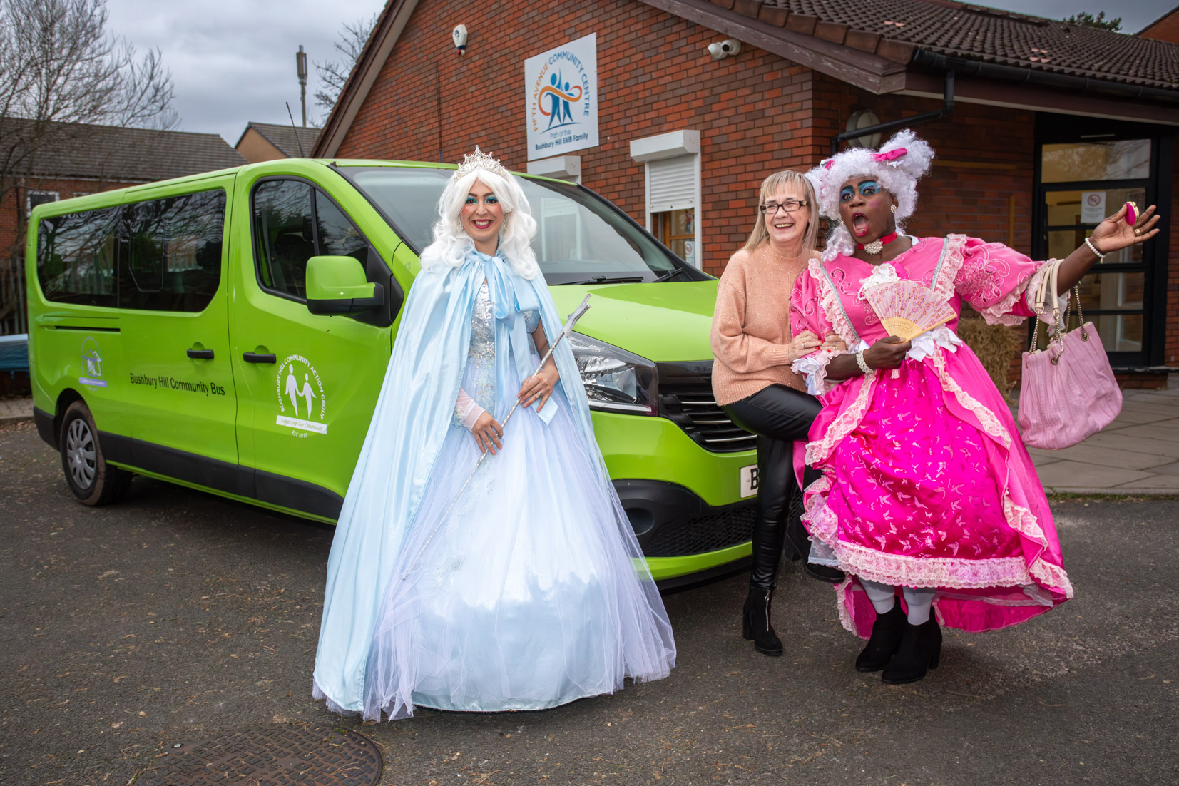 Oh yes they have! Wolverhampton actors bring a taste of the theatre to Bushbury doorsteps to combat loneliness at Christmas
