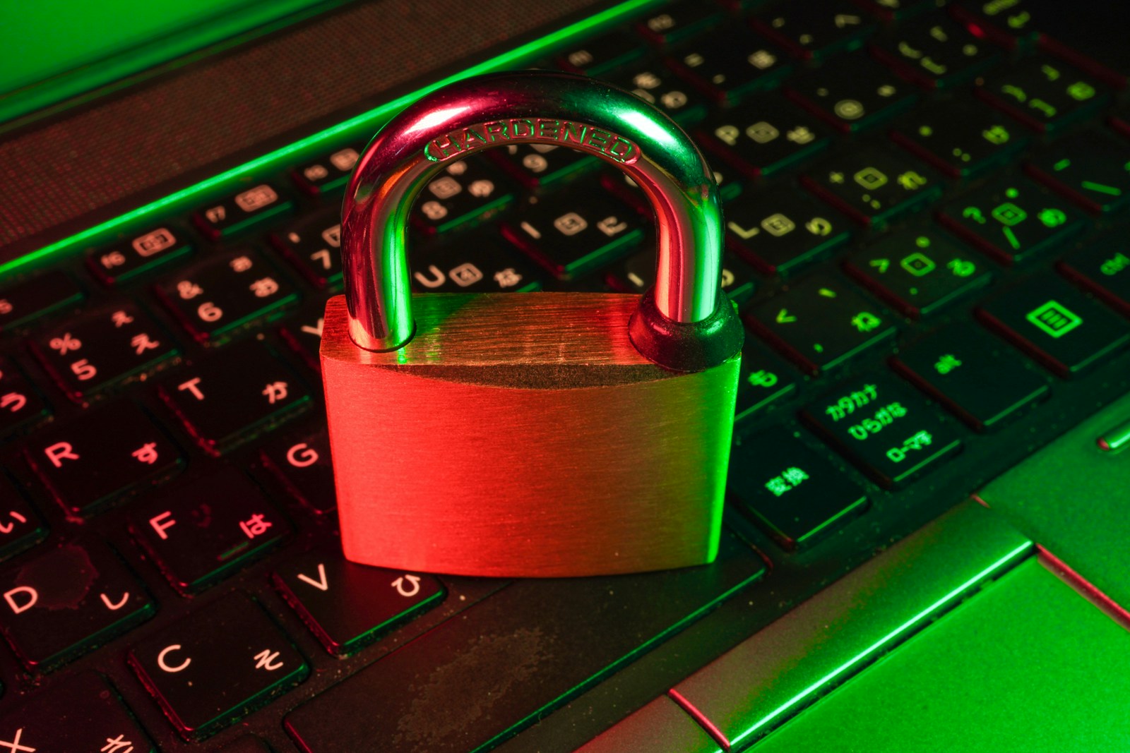 Bolster The Security Of Your Business Now By Hiring A UK Top Cyber Security Speaker