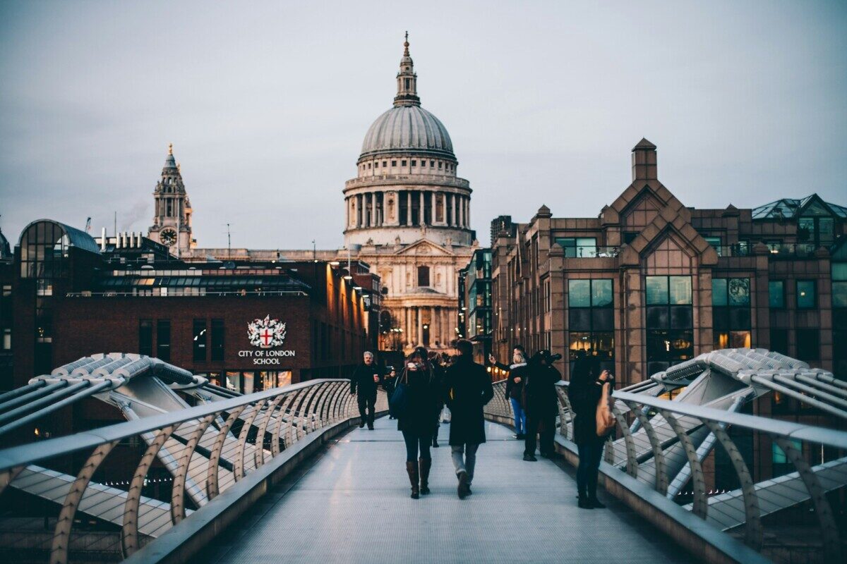 UK businesses accelerate cyber and AI investment amidst geopolitical tensions