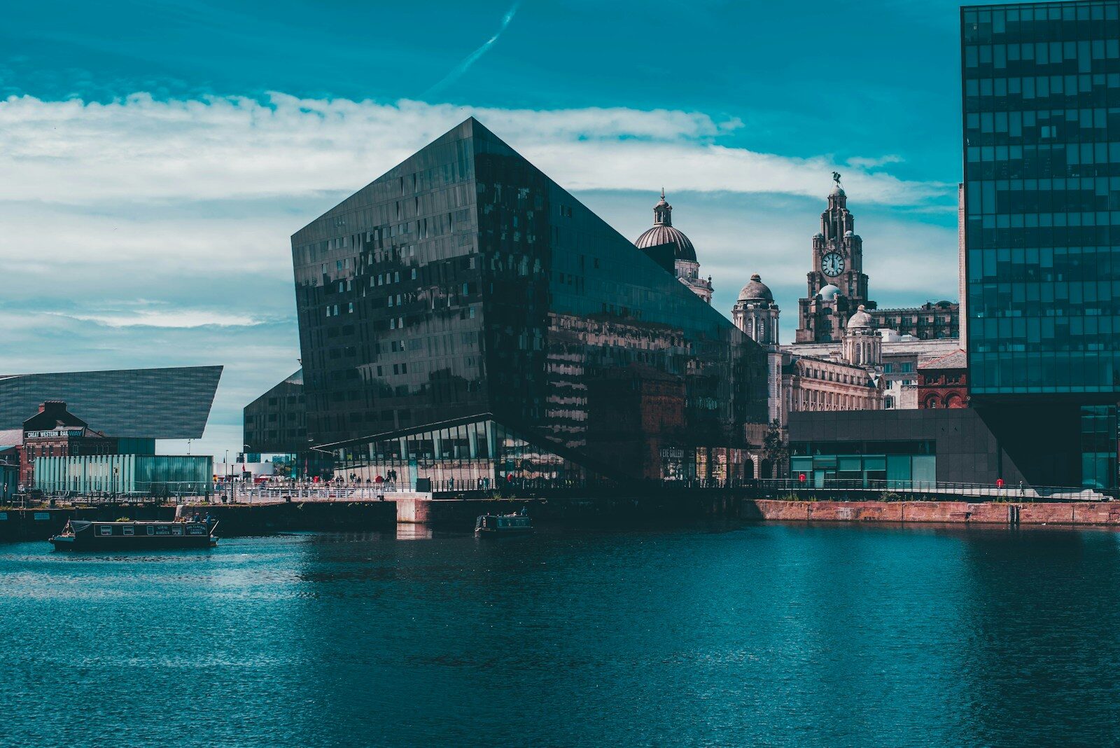 Love2shop wins top award at City of Liverpool Business Awards (COLBA)