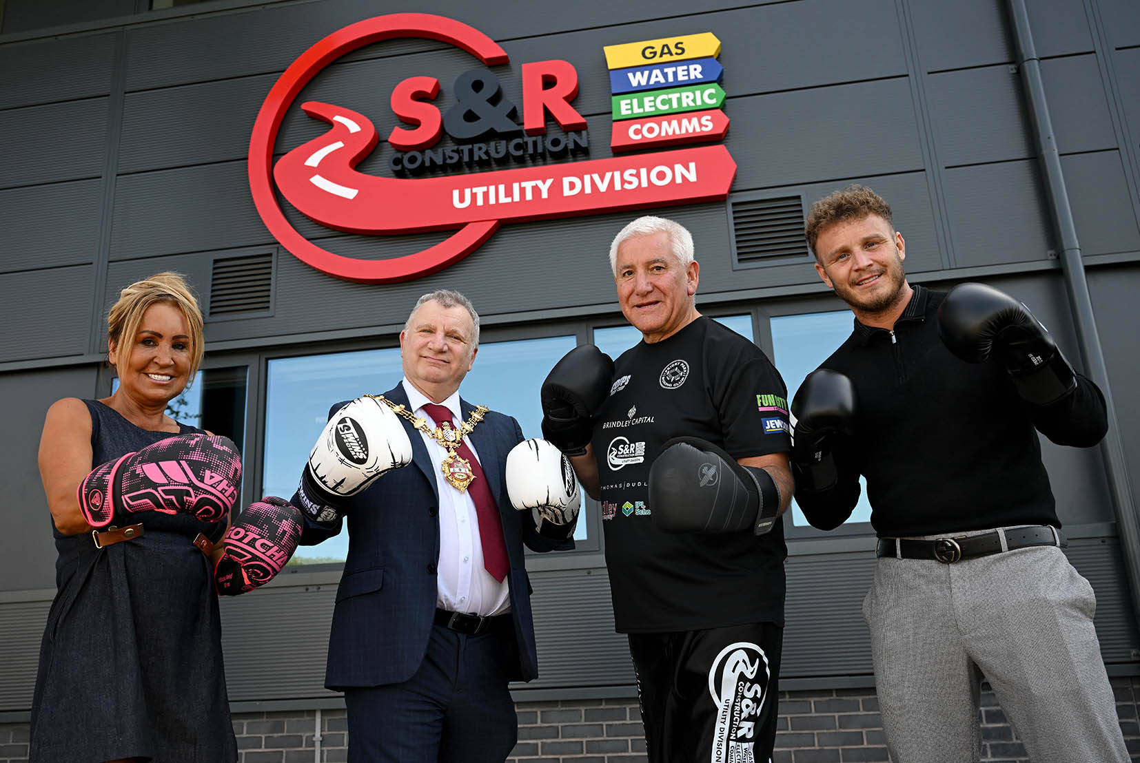 S&R Construction backs battle of the political heavyweights in Dudley charity boxing showdown